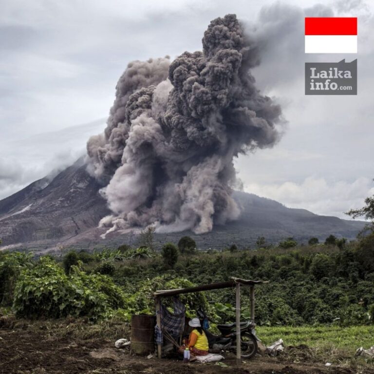 Извержение вулкана Синабунг в Индонезии / Eruption of the volcano Sinabung in Indonesia