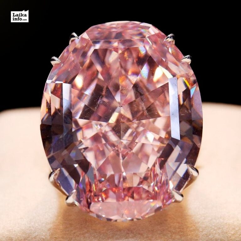 Пурпурно-розовый бриллиант