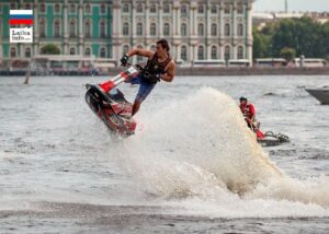 Байкеры на Неве в Санкт-Петербурге / Bikers on the Neva river in Saint Petersburg