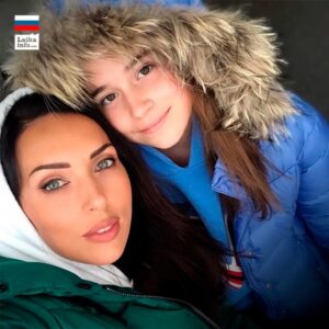 Певица Алсу с дочерью Микеллой Абрамовой / Singer Alsu with her daughter Mikella Abramova