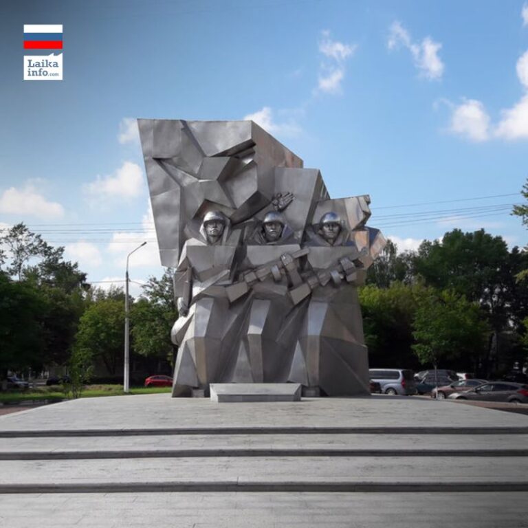 Памятник Подольским курсантам в Подольске, установлен в 1975