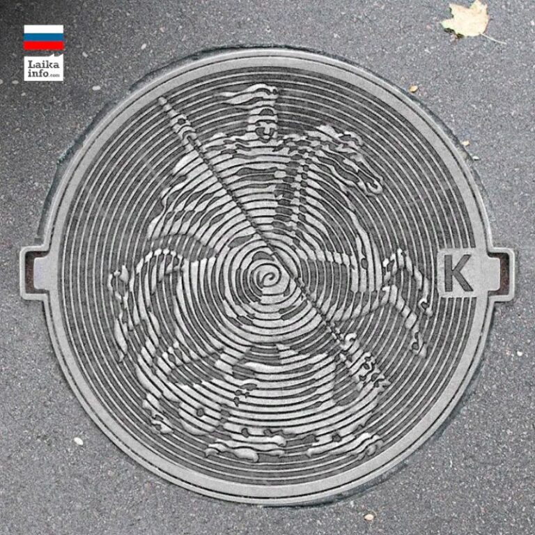 Дизайнерский канализационный люк в Москве Designer sewer manhole in Moscow 