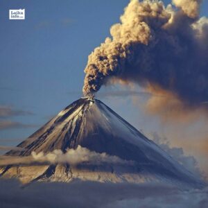 Эбеко — действующий вулкан