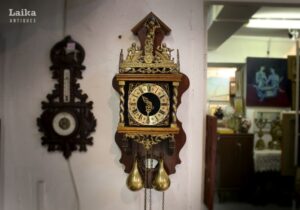 Великолепные антикварные настенные часы