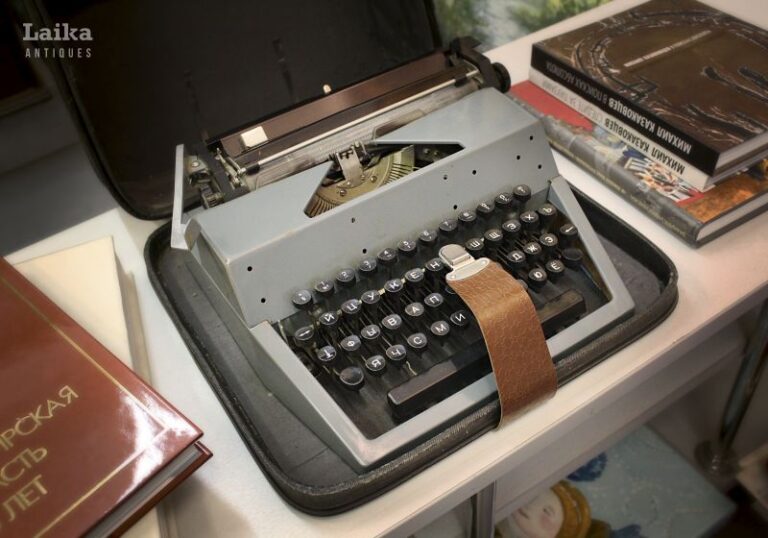 Пишущая машинка 002