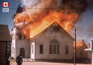 В Канаде за одну ночь сгорели две католические церкви