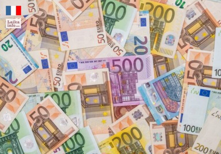 Во Франции из фонтана выловили женщину и 50.000 евро
