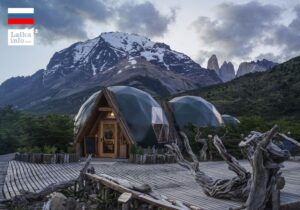 THE GLAMPING WORLD