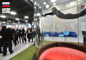 Губернатор Андрей Травников в ходе рабочей поездки в Краснообск посетил объекты спортивного комплекса «Fly Surf»