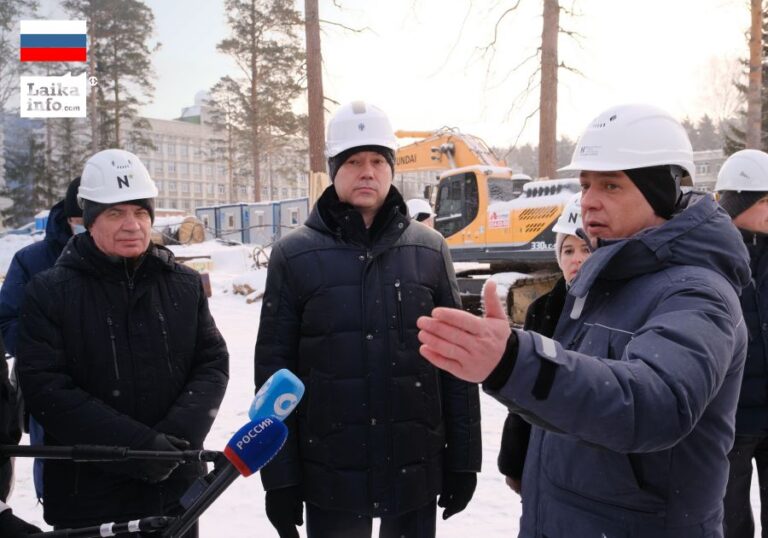 Губернатор Андрей Травников провёл выездное совещание и оценил темпы строительства кампуса НГУ