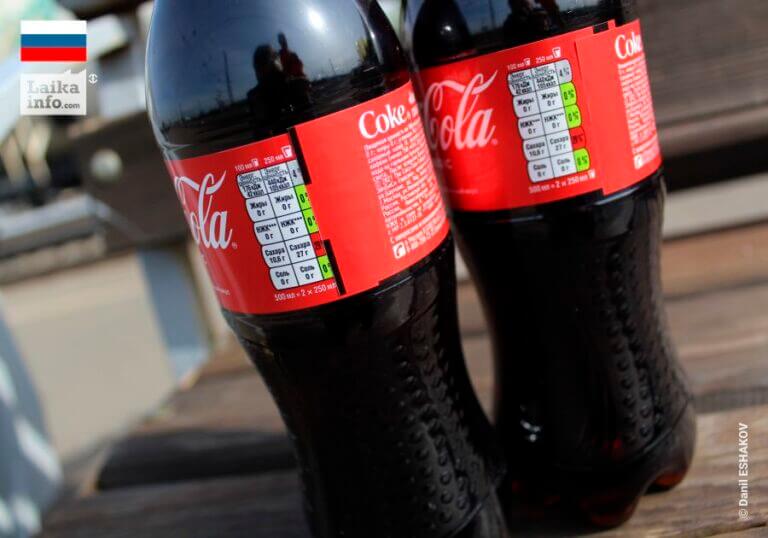 Напиток Coca‑Cola и криво нанесенная этикетка