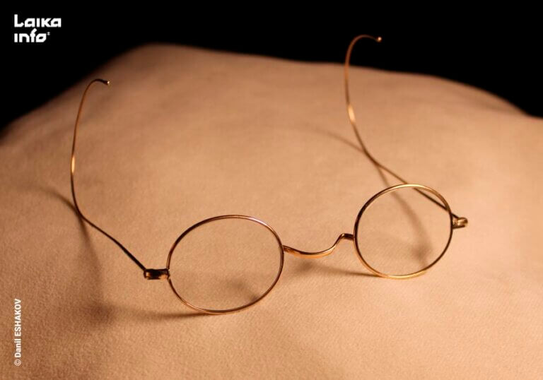 Старинные золотые очки XIX века